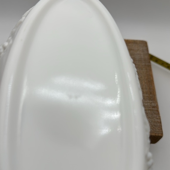 Vintage Westmoreland White Milk Glass Scalloped Edge Dish with Grape Design - Picture 7 of 8